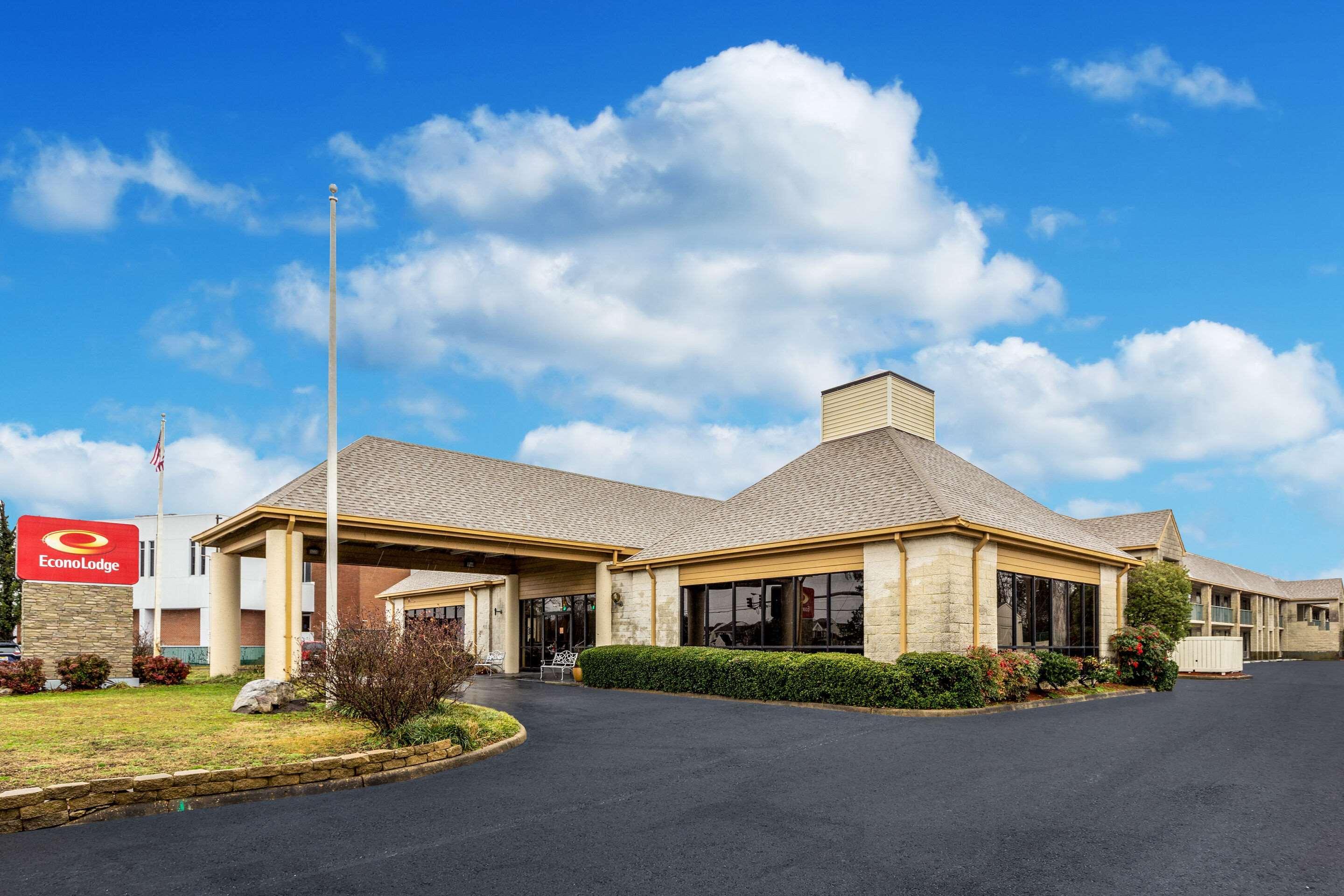 Econo Lodge Naval Station Norfolk Exterior photo